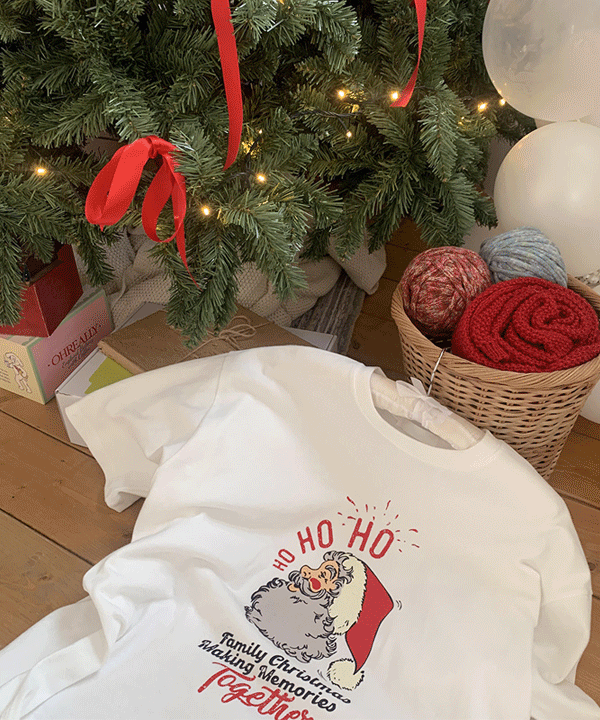 [피치기모] 호호 산타 박시핏 레터링 티셔츠
